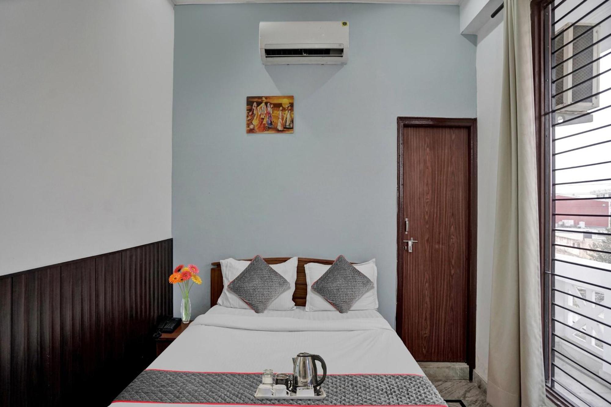 诺伊达 Collection O Samira Residency Near Botanic Garden Of Indian Republic酒店 外观 照片