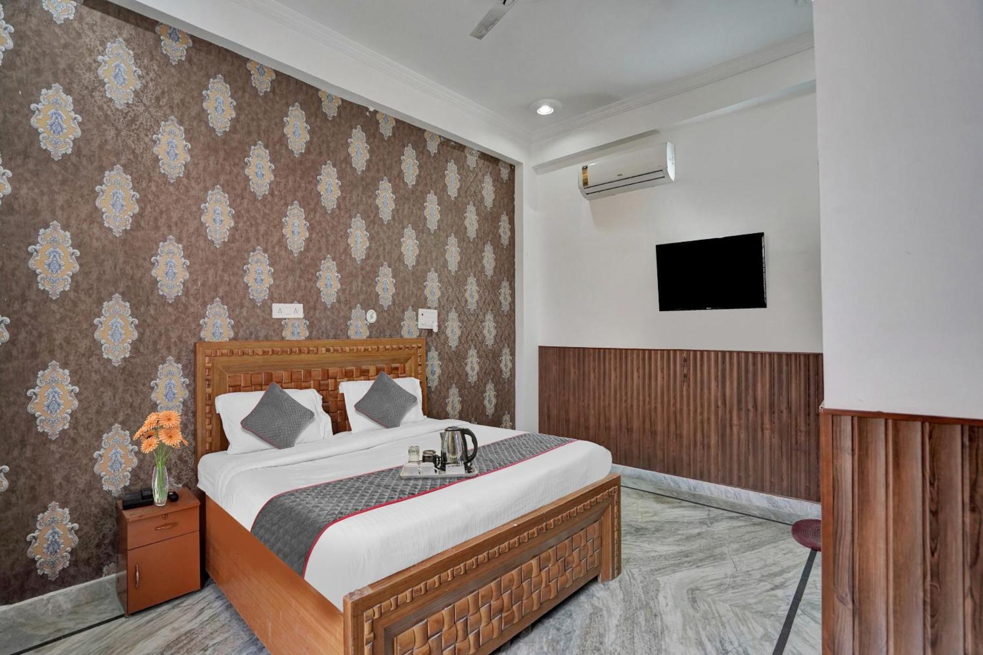 诺伊达 Collection O Samira Residency Near Botanic Garden Of Indian Republic酒店 外观 照片