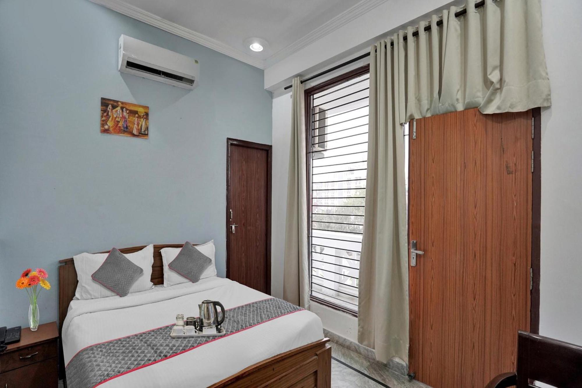 诺伊达 Collection O Samira Residency Near Botanic Garden Of Indian Republic酒店 外观 照片