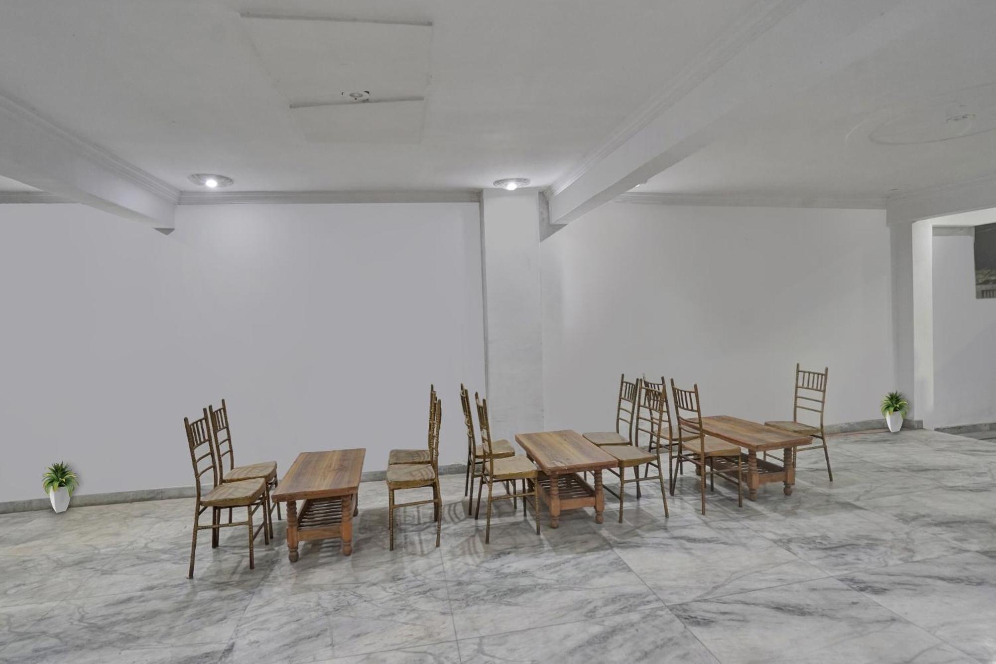 诺伊达 Collection O Samira Residency Near Botanic Garden Of Indian Republic酒店 外观 照片