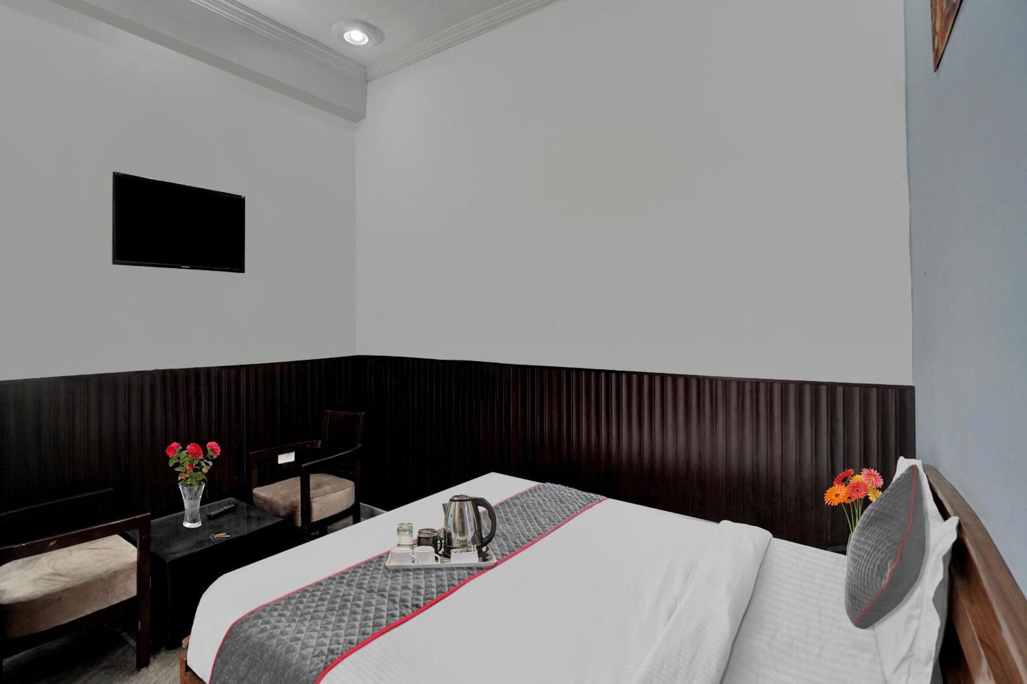 诺伊达 Collection O Samira Residency Near Botanic Garden Of Indian Republic酒店 外观 照片