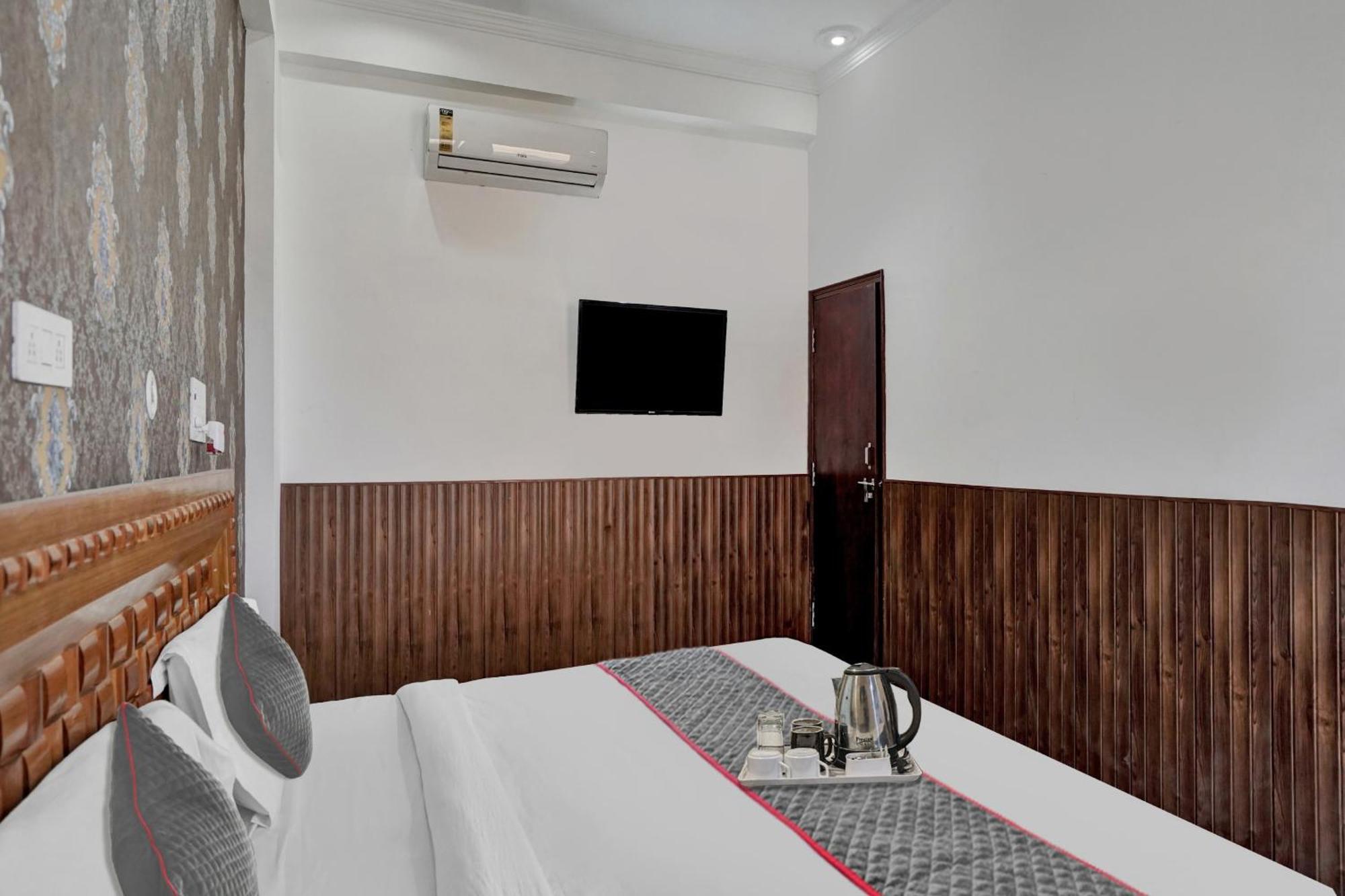 诺伊达 Collection O Samira Residency Near Botanic Garden Of Indian Republic酒店 外观 照片
